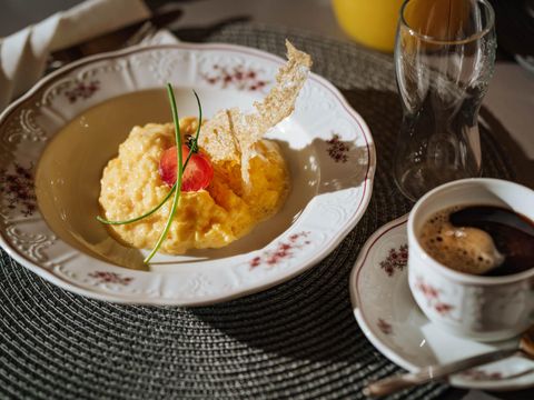 [Translate to Französisch:] Kulinarik im Hotel Macun in Vent 